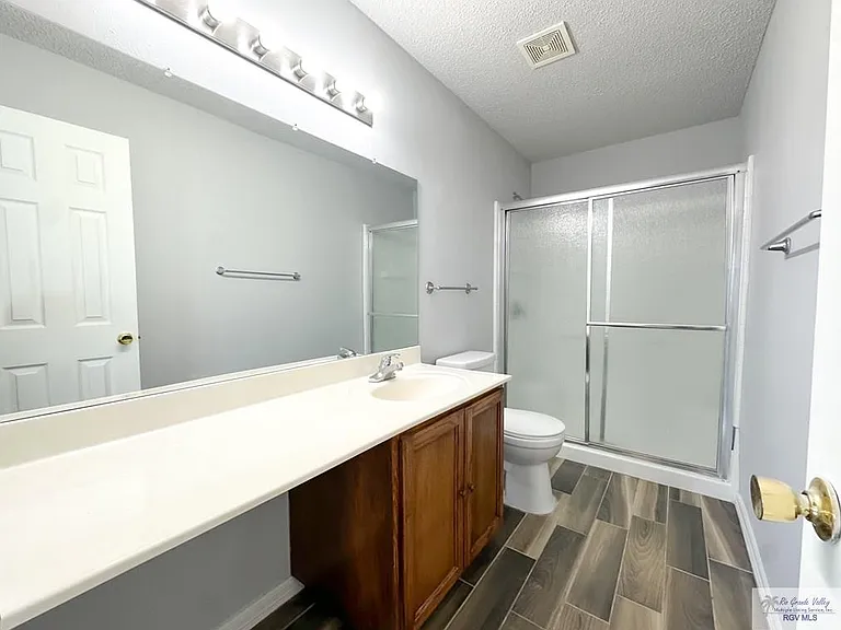 1013 Champlain Dr — Photo 18