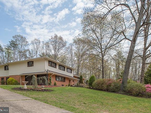 2nd image of 213 Brookewood Dr