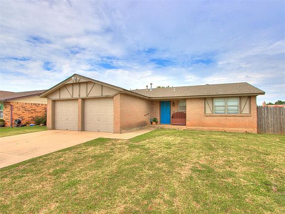 2nd image of 1017 SW 99th Pl