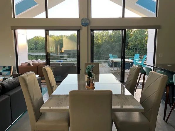 7469 Lake Solis Dr, Stevensville, MI 49127