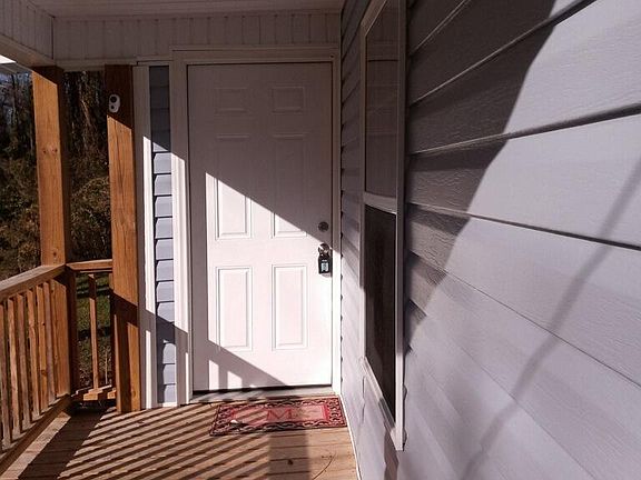 4th image of 724 E Davidson Ave