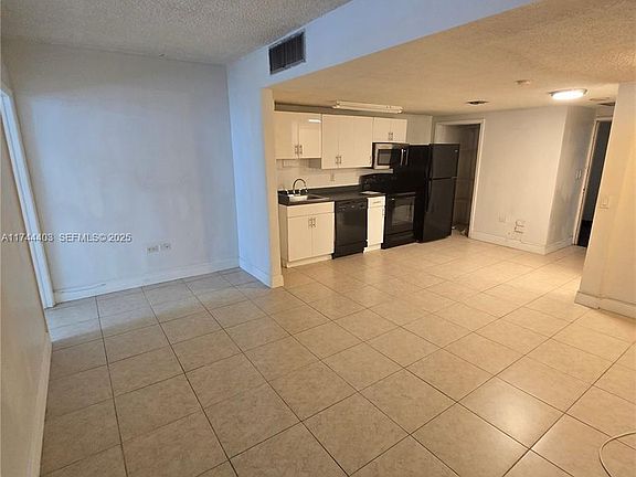 5th image of 825 Brickell Bay Dr