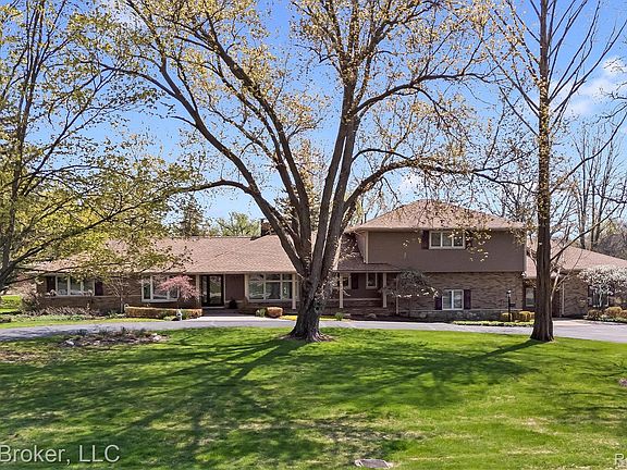 2nd image of 7357 W Greenwich Dr