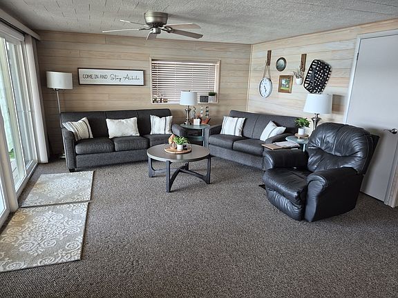 5th image of 579 Bluff Dr