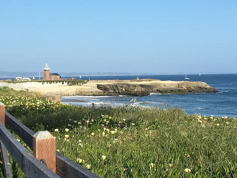 Great Santa Cruz location