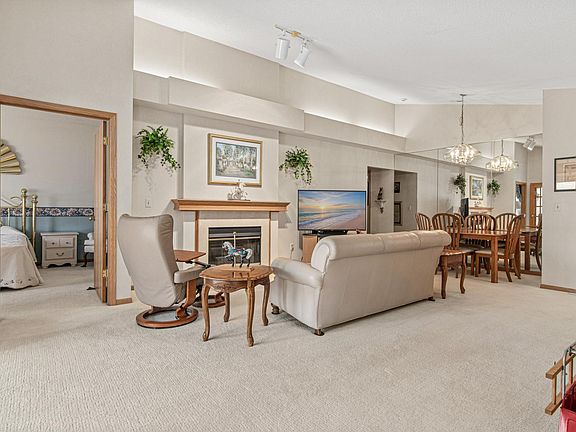 4th image of 713 85th Ln NW
