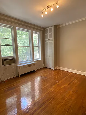 Rented by Dab Hold Corp | media 8