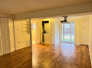 14465 Village Dr, Woodbridge, VA 22191
