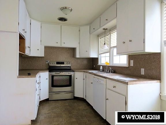 4th image of 111 W Park Ave