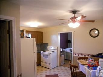 5th image of 515 Buttinger Pl