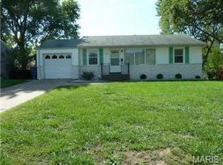 180 Saint Nicholas Ln, Florissant, MO 63031