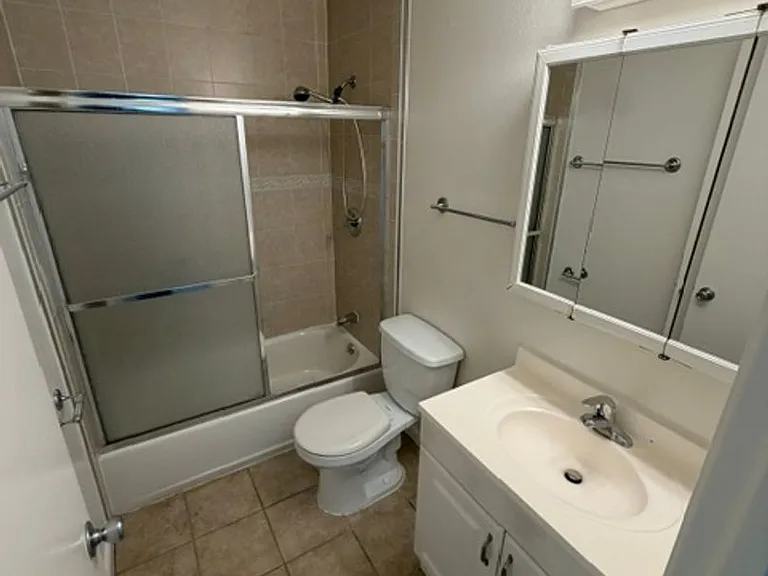 407 Fairmount Ave — Photo 57