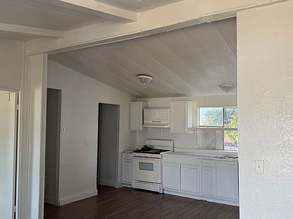 4th image of 3711 Kansas Ave #B