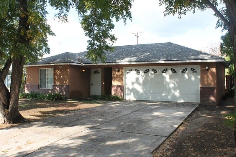 1st image of 1101 E Pontiac Way