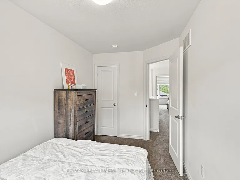 4870 Connor Dr — Photo 23