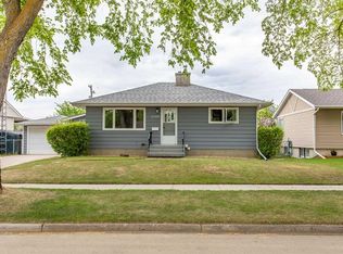 5709 N 49th Ave, Lacombe, AB T4L 1M4