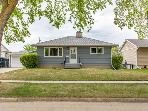 5709 N 49th Ave, Lacombe, AB T4L 1M4