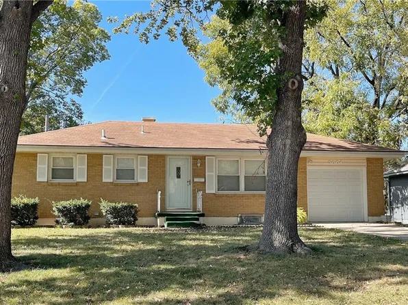 5004 N Michigan Ave, Kansas City, MO 64118