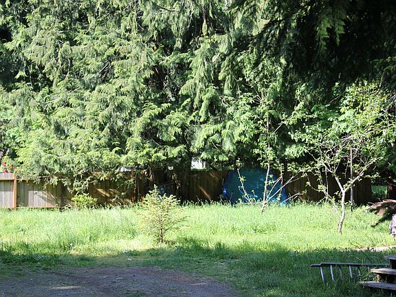 3rd image of 70 Palomino Ln