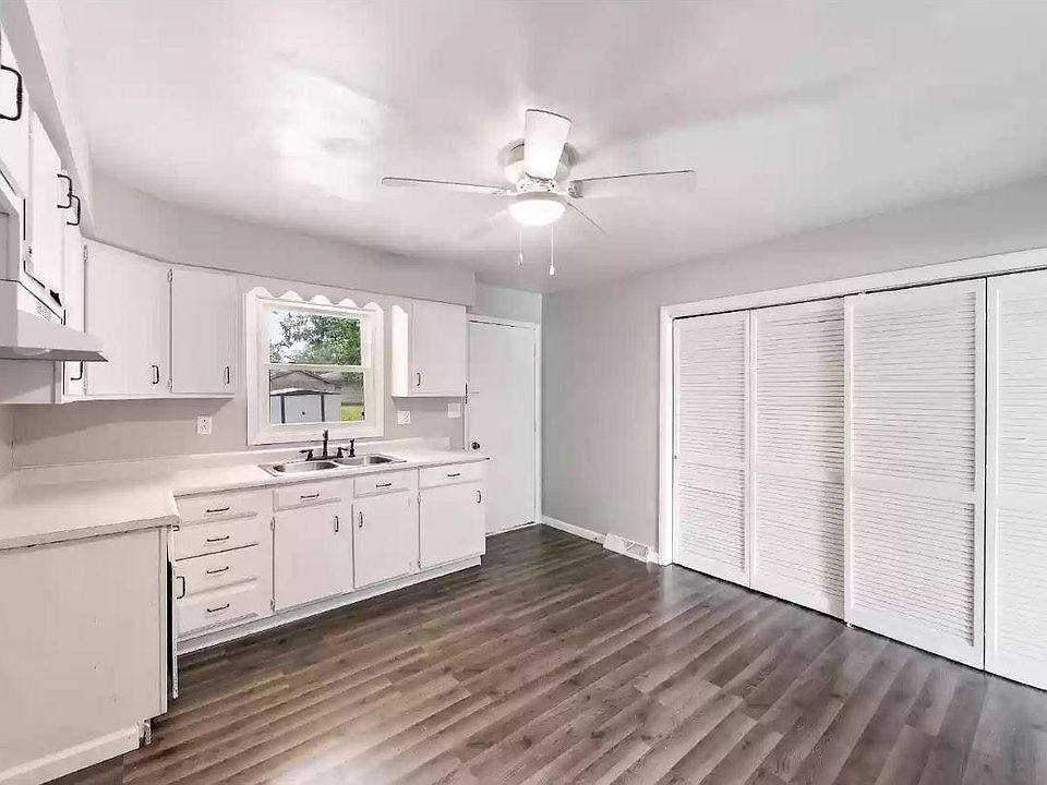 1st image of 3305 Brown St #3305