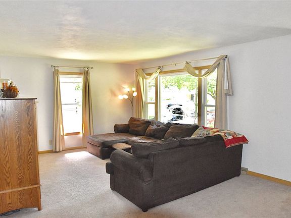 2nd image of 127 Hilton Ave