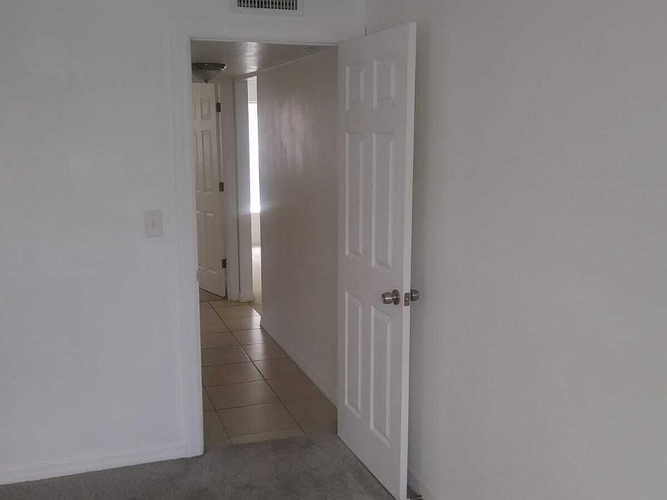 1st image of 1432 Parkway Dr APT 12