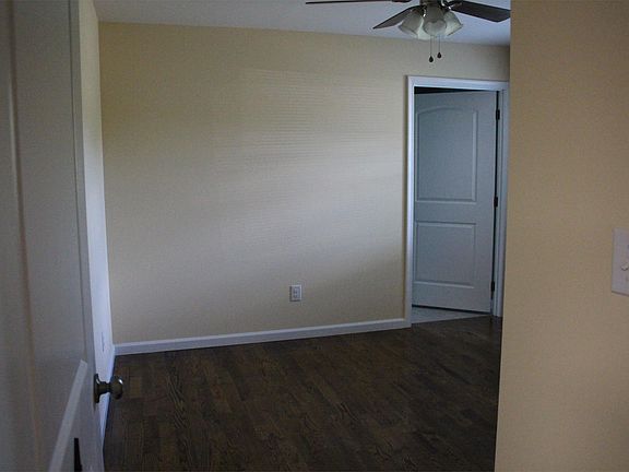 2nd image of 496 Stage Rd Rm 4