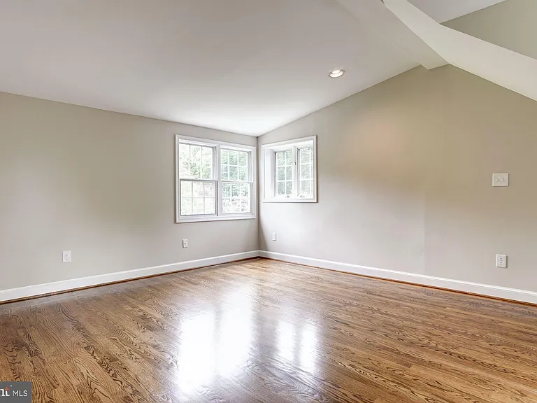5013 Brookdale Rd — Photo 34