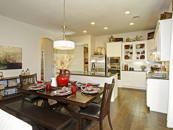 Bright and cheerful breakfast nook