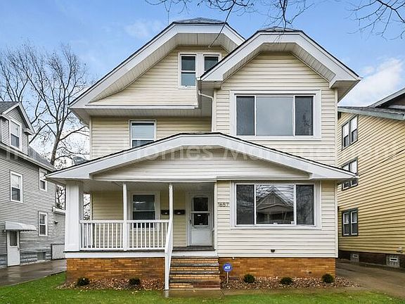3rd image of 1657 Wagar Ave #1