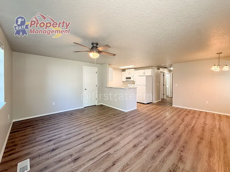 2183 S Stephen Ave #202 — Photo 7