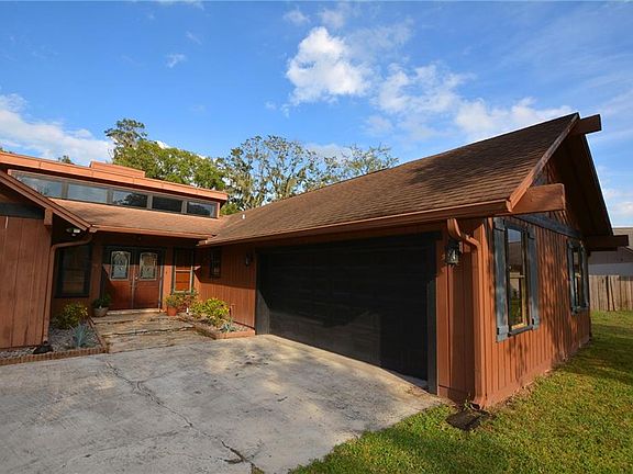 4th image of 2612 Sprucewood Ln