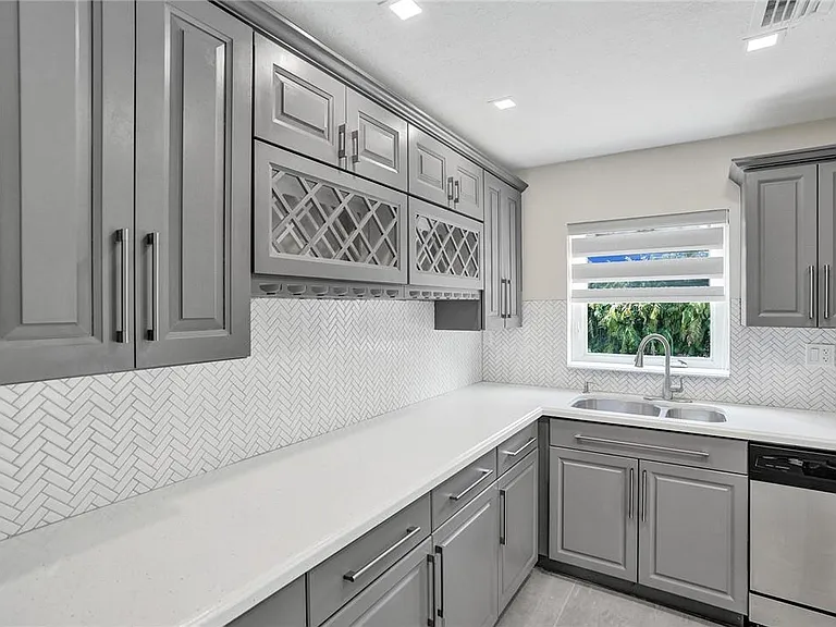 11627 SW 50th St #1 — Photo 36