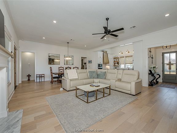 4th image of 3317 Stoneleigh Rd