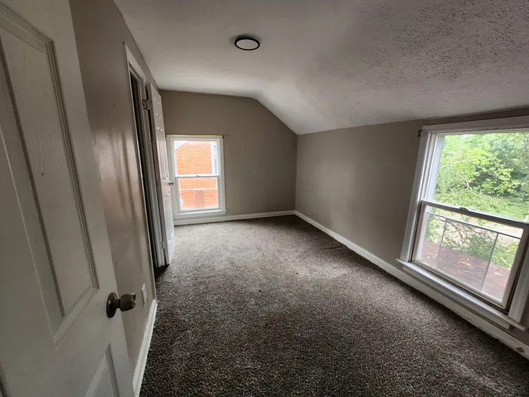16401 Judson Dr — Photo 8