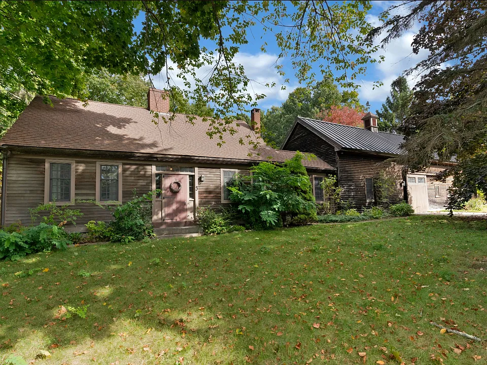 3 Decary Rd