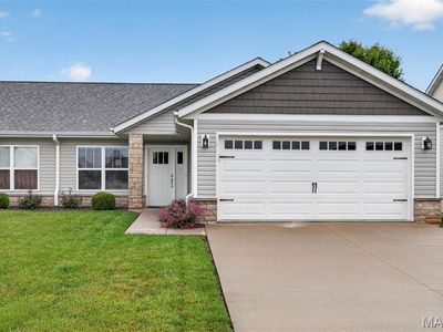 110 Auburn Ct #B, Highland, IL, 62249