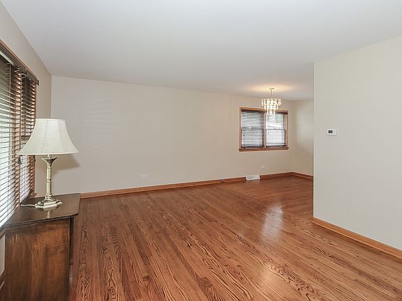 3rd image of 31 S Forest Ave