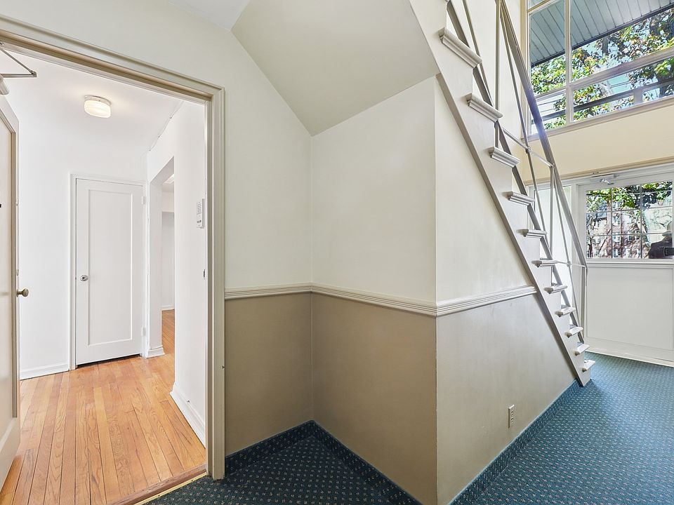 Entry foyer with closet