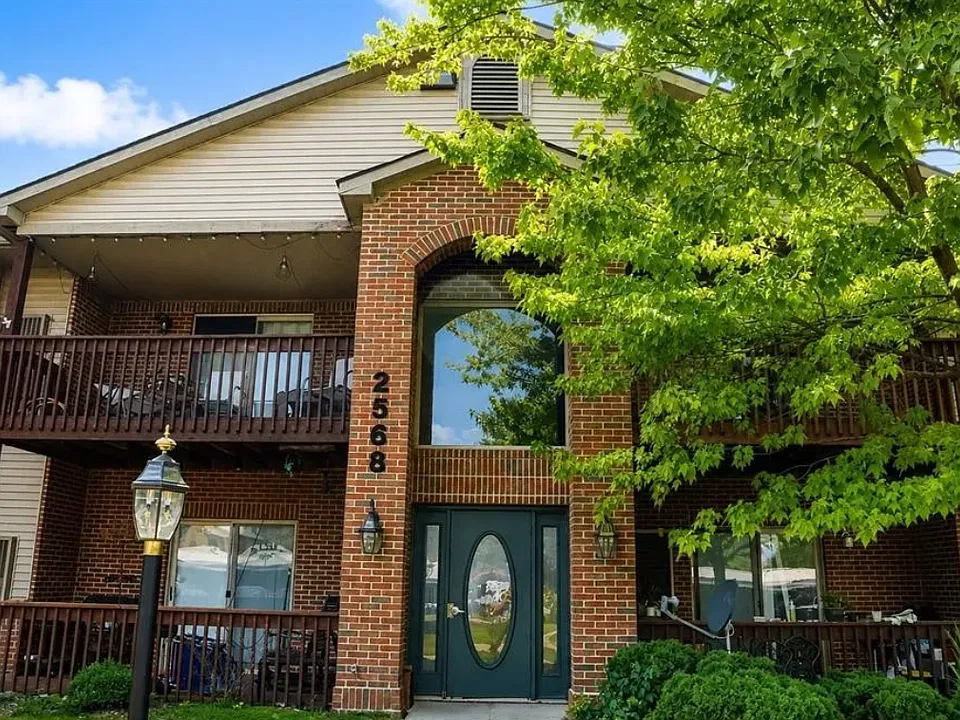2568 Eagles Cir #2