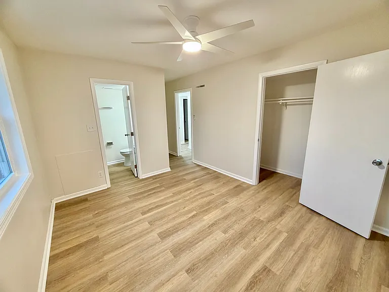 Sherwood Forest Apartments — Photo 29