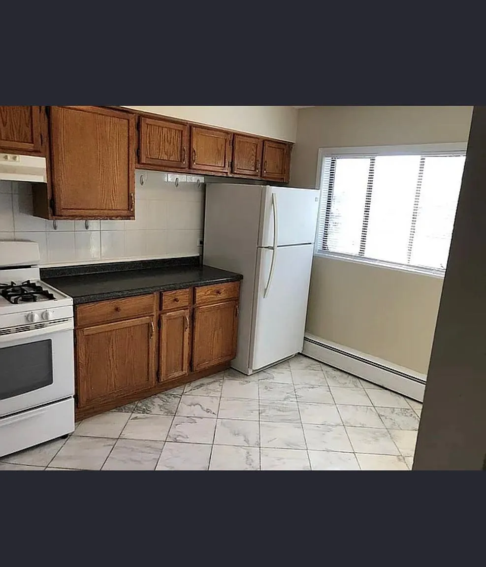 2 bed, 900 sqft, $2,000 — Photo 3
