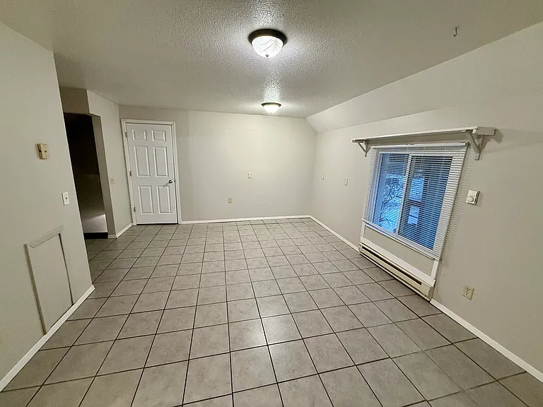 609 S Spring Ave #2 — Photo 4