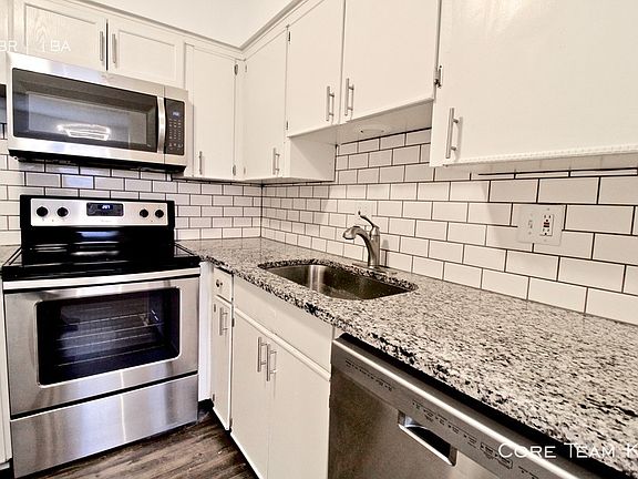 3rd image of 3631 Walnut St #105