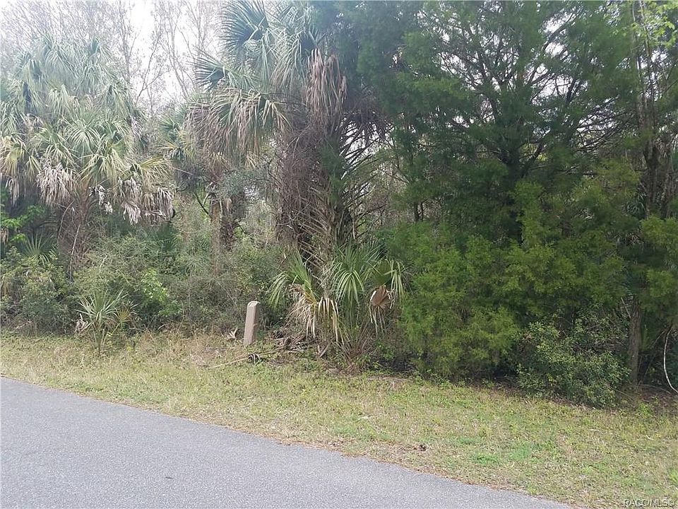 2nd image of 415 N Country Club Dr