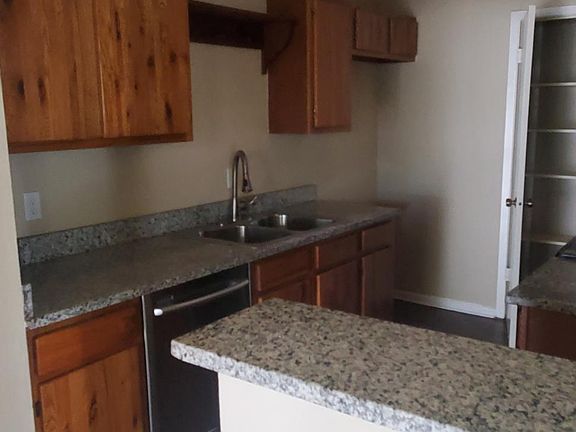 4th image of 308 Bentwood Dr