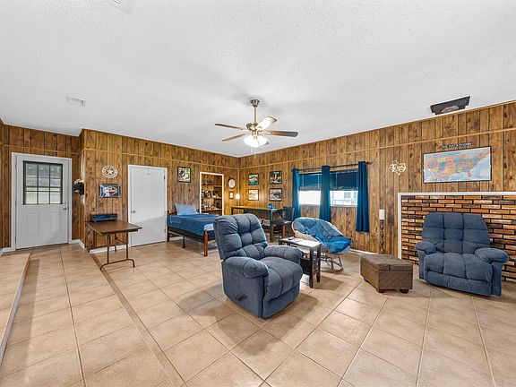 4th image of 110 Butler Dr