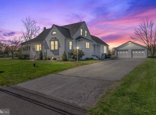 523 W Cherry Rd, Quakertown, PA 18951