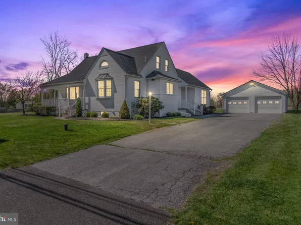 523 W Cherry Rd, Quakertown, PA 18951