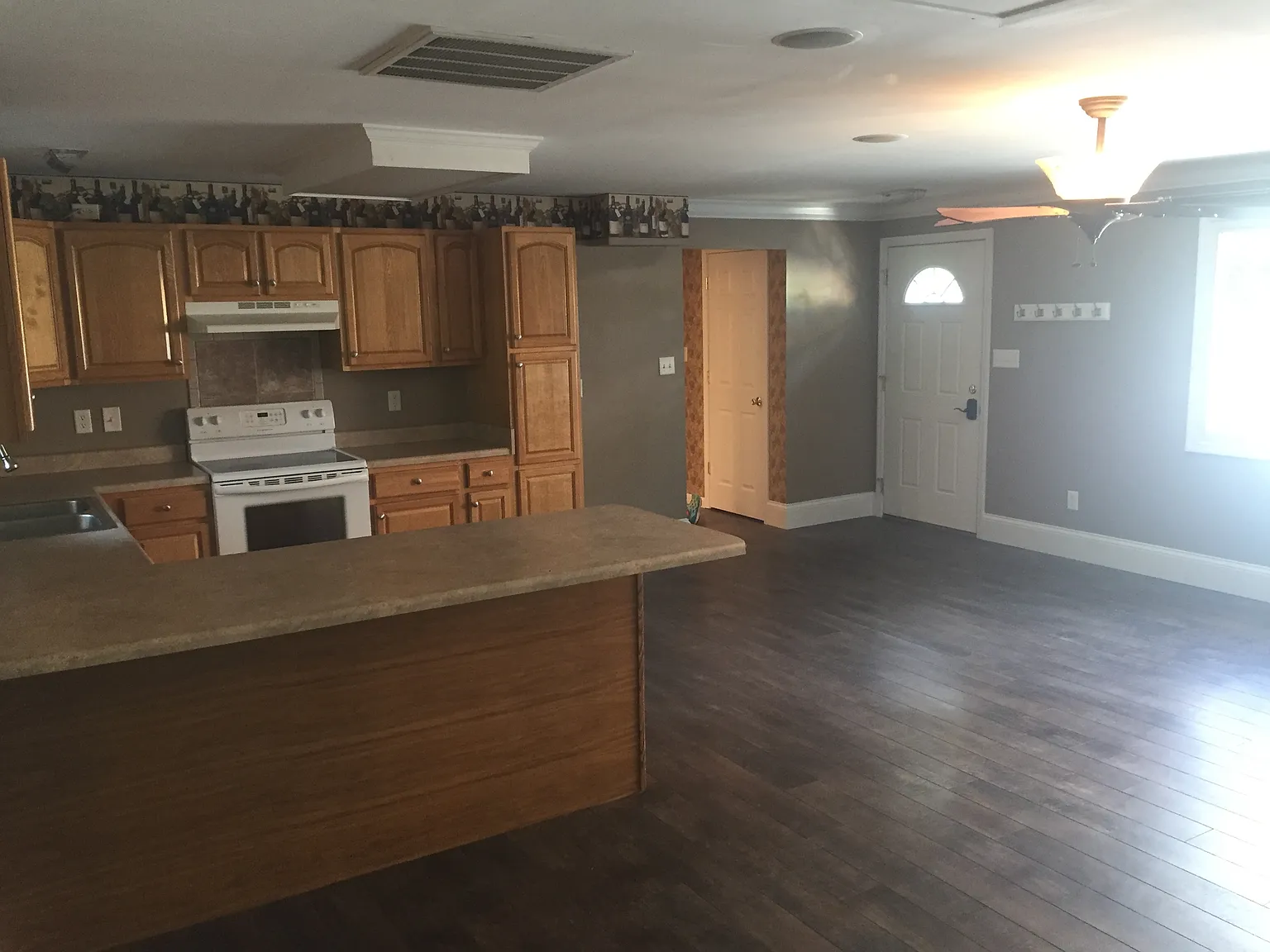 1 bed, 850 sqft, $1,500 — Photo 3